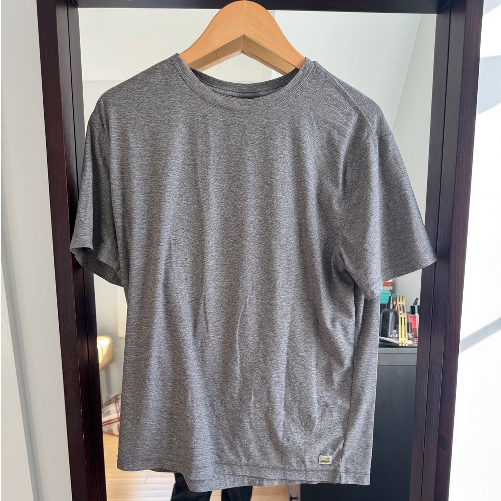 Vuori Men’s M Short Sleeve Tee